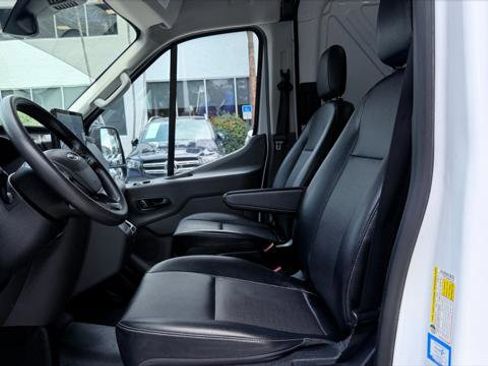 Used 2022 Ford E-Transit 148 High Roof RWD image 14