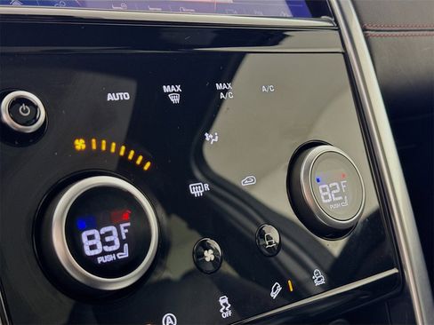 Used 2020 Land Rover Discovery Sport HSE R-Dynamic image 12