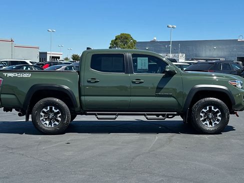 Used 2021 Toyota Tacoma TRD Off-Road w/ Technology Package AWD/4WD image 6