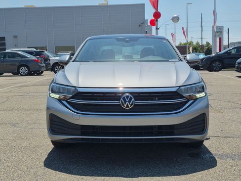 Used 2024 Volkswagen Jetta SE w/ Panoramic Sunroof Package FWD image 12