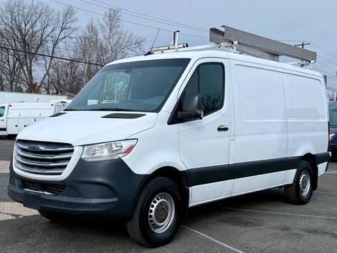 Used 2019 Freightliner Sprinter 2500 RWD image 9
