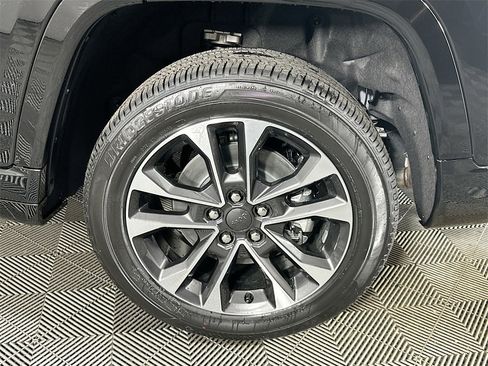 New 2025 Jeep Grand Cherokee L Overland image 17