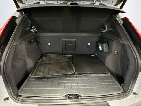 Used 2026 Volvo XC40 B5 Plus AWD/4WD image 31
