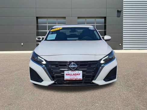 Used 2024 Nissan Altima 2.5 SL FWD image 2