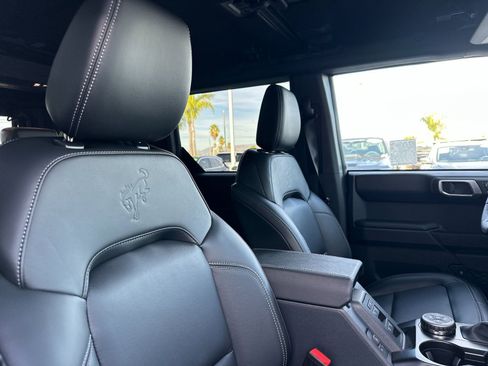 New 2025 Ford Bronco Outer Banks w/ Sasquatch Package image 17