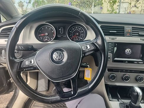Used 2015 Volkswagen Golf S FWD image 21
