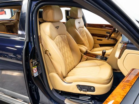 Used 2017 Bentley Mulsanne image 24