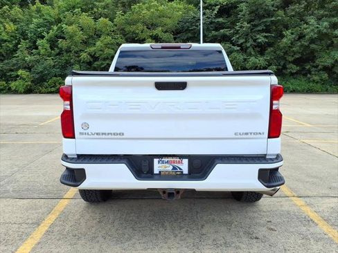 Used 2020 Chevrolet Silverado 1500 Custom w/ Custom Value Package AWD/4WD image 5
