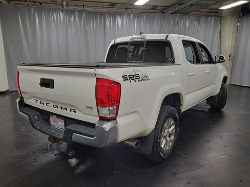 Used 2016 Toyota Tacoma SR5 w/ SR5 Appearance Package (SN) AWD/4WD image 8