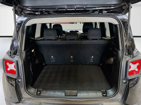 Used 2021 Jeep Renegade Latitude AWD/4WD image 24