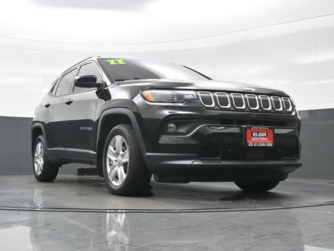Used 2022 Jeep Compass Latitude AWD/4WD image 30