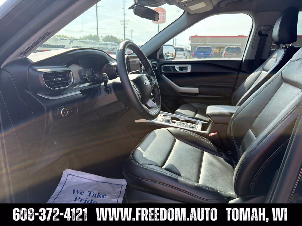 Used 2024 Ford Explorer XLT w/ Equipment Group 202A AWD/4WD image 23