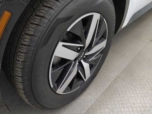 Used 2022 Kia Sorento S FWD image 31
