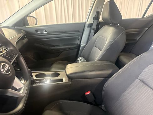 Used 2025 Nissan Altima 2.5 SV FWD image 20