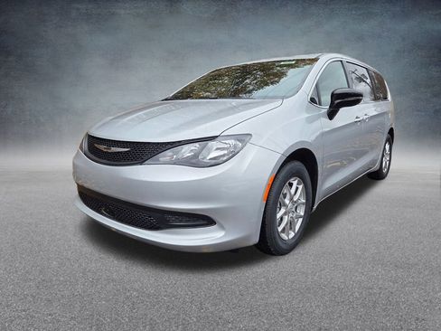 New 2026 Chrysler Voyager LX image 3