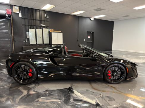 Used 2026 McLaren Artura Spider RWD image 15