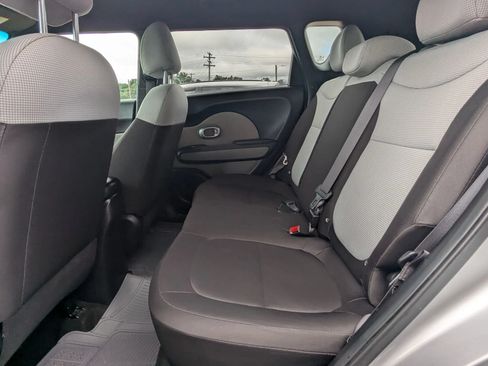 Used 2018 Kia Soul FWD image 10