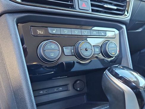 Used 2024 Volkswagen Taos SE image 22