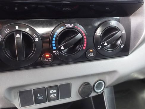 Used 2014 Toyota Tacoma 4x4 Access Cab V6 w/ TRD Off-Road Package image 20