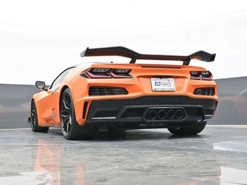 Used 2023 Chevrolet Corvette Z06 w/ Stealth Interior Trim Package image 34