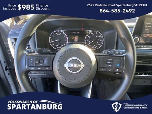 Used 2023 Nissan Rogue SV image 18