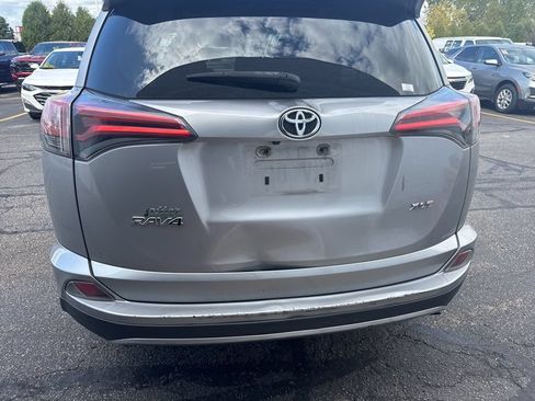 Used 2017 Toyota RAV4 XLE FWD image 11