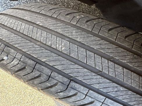 Used 2023 Toyota Prius XLE image 31