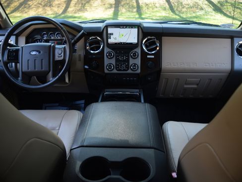 Used 2016 Ford F250 Lariat w/ Lariat Ultimate Package image 8