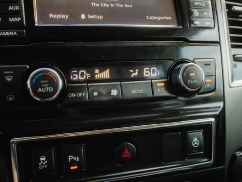 Used 2016 Nissan Titan Platinum Reserve image 25