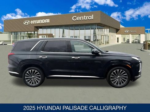 Certified 2025 Hyundai Palisade Calligraphy AWD/4WD image 10