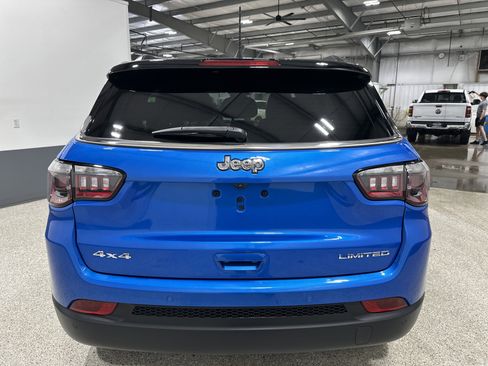Used 2024 Jeep Compass Limited AWD/4WD image 7