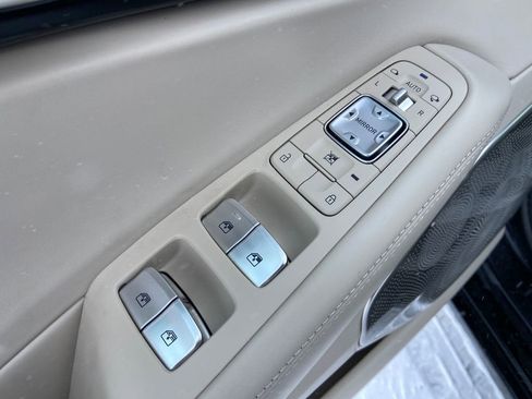 Used 2022 Genesis G90 5.0 Ultimate image 13