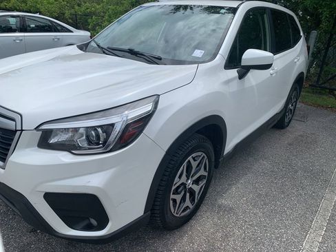 Used 2020 Subaru Forester Premium AWD/4WD image 2