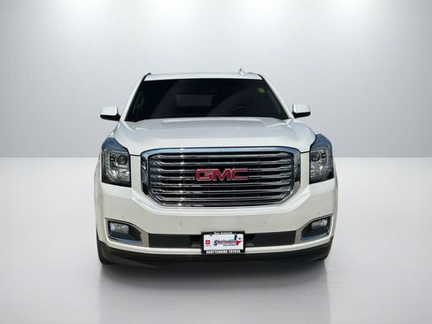 Used 2017 GMC Yukon SLT w/ Premium Edition image 2
