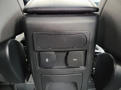 Used 2023 Ford Explorer XLT image 16