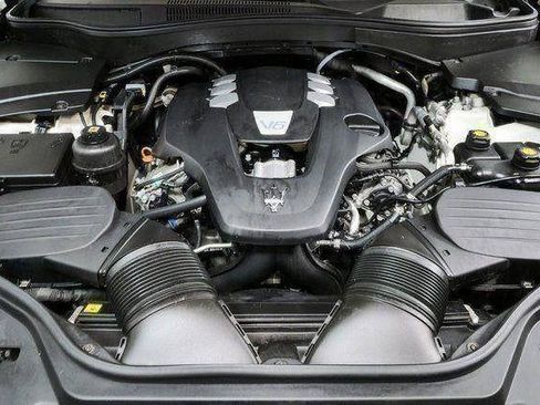 Used 2017 Maserati Levante w/ Luxury Package AWD/4WD image 36