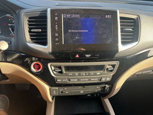 Used 2018 Honda Pilot Touring image 26