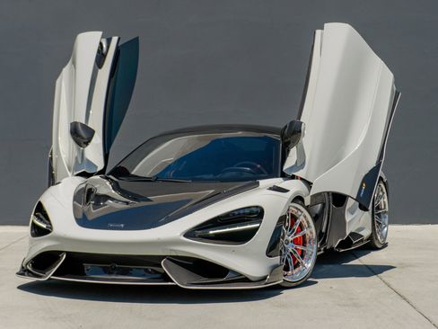 Used 2022 McLaren 765LT RWD image 4