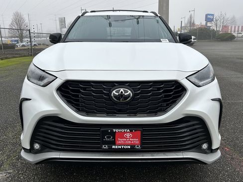 New 2026 Toyota Highlander XSE image 2