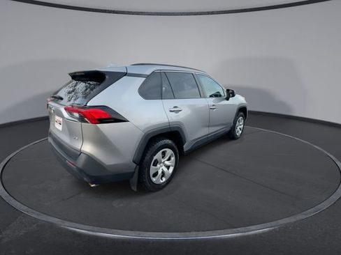Used 2021 Toyota RAV4 LE image 15