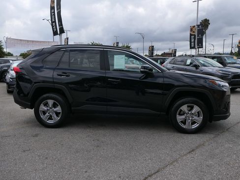 Used 2024 Toyota RAV4 XLE FWD image 3