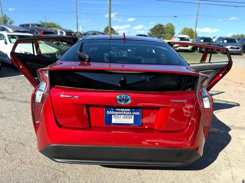 Used 2017 Toyota Prius Two image 27