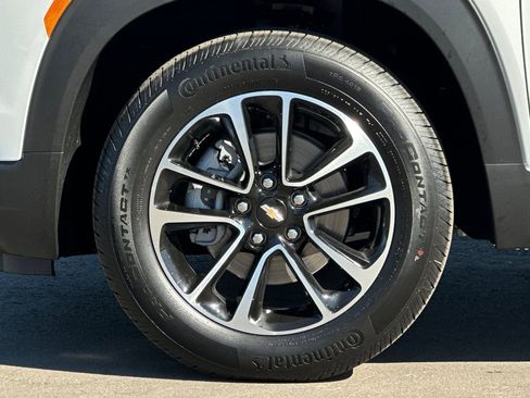 New 2026 Chevrolet TrailBlazer LT w/ LPO, Blackout Package AWD/4WD image 25