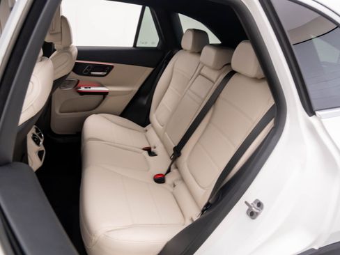 New 2025 Mercedes-Benz GLC 350e 4MATIC image 17