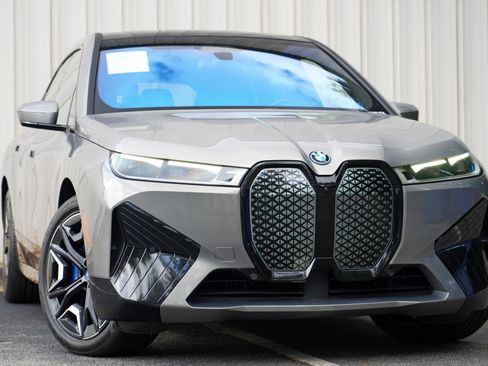 Used 2023 BMW iX xDrive50 w/ Ultimate Package 2 AWD/4WD image 4