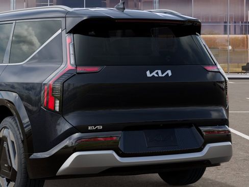 New 2026 Kia EV9 Land image 13