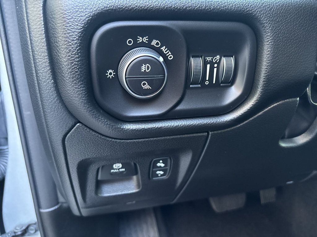 Used 2026 RAM 1500 Laramie AWD/4WD image 19