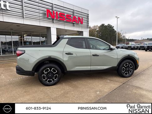 Used 2023 Hyundai Santa Cruz SEL image 11