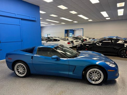 Used 2011 Chevrolet Corvette Coupe w/ 1LT RWD image 7