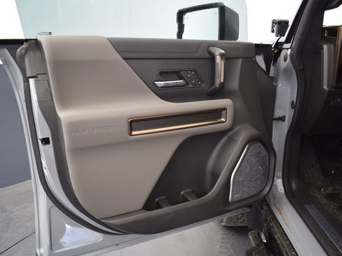 New 2024 GMC Hummer EV 2X w/ Extreme Off-Road Package image 17